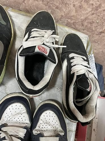 Жеке буюмдар: Эркектердин кроссовкасы, 42, 45, Колдонулган — 4