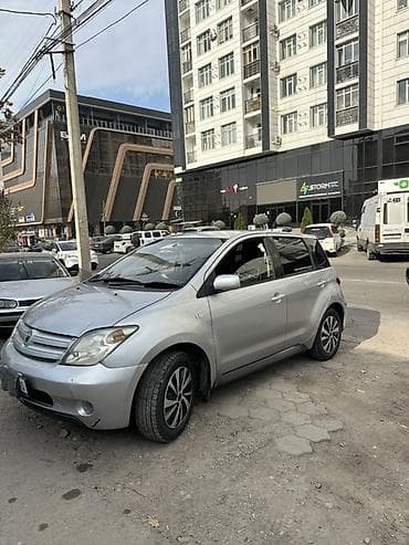 mazda 121: Toyota Ist: 2003 г., 1.5 л, Автомат, Бензин, Хэтчбэк — 4