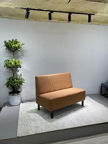 кушетки цена: Офисный диван, цвет - Оранжевый, Экокожа — 4