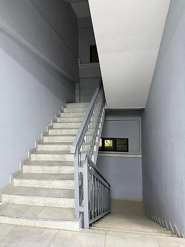 подземный: Сдается отдельно стоящее 4-этажное здание под бизнес Локация: район — 7