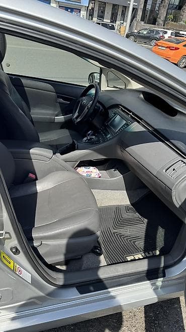 model x: Toyota Prius: 2011 г., Гибрид, Хэтчбэк — 6