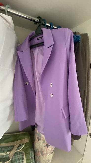 Фиолетовый женский пиджак - Цвет: лаванда/сиреневый - Посадка: прямой at lalafo.kg Фиолетовый женский пиджак - Цвет: лаванда/сиреневый - Посадка: прямой