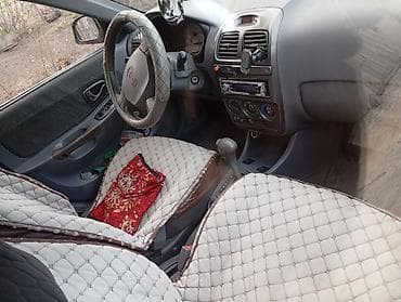 Продажа авто: Hyundai Accent: 2005 г., 1.5 л, Механика, Бензин, Седан — 5