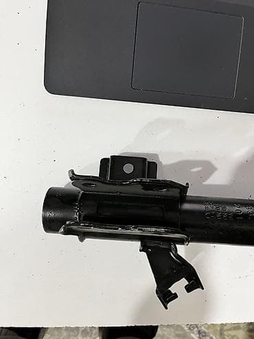 primera: Задний амортизатор Nissan 1996 г., Новый — 3