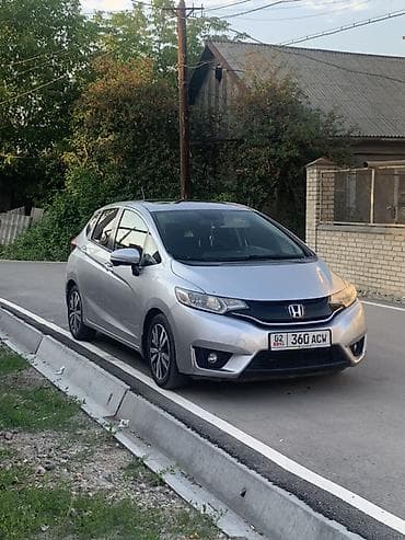 Honda Fit: 2016 г., Вариатор, Бензин, Хэтчбэк