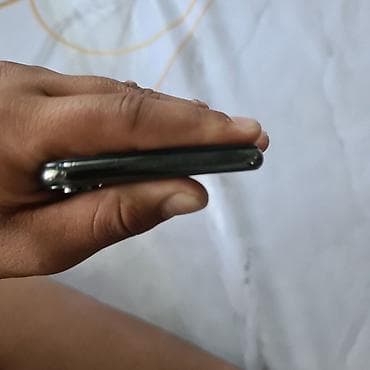 диспи: IPhone X, Space Gray, 45 % — 6