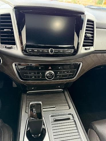 выбор номера о: Ssangyong Rexton: 2022 г., 2.2 л, Автомат, Дизель, Внедорожник — 10