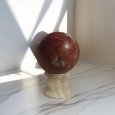 Свадебные платья и аксессуары: Декоративный шар из натурального камня Яшма с подставкой, можно — 1