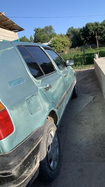 Продажа авто: Volkswagen Golf: 1993 г., 1.6 л, Механика, Бензин, Хэтчбэк — 5