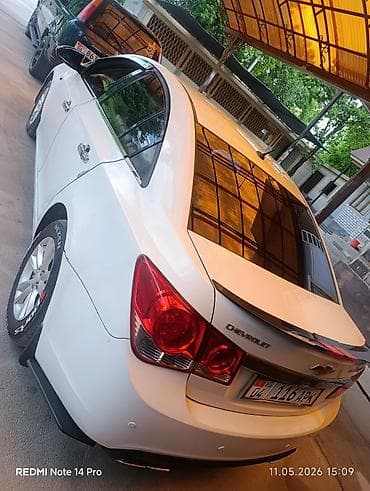 mini ev: Chevrolet Cruze: 2012 г., Механика, Бензин, Седан — 3