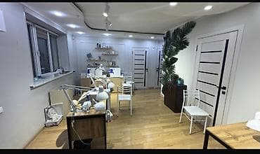 пл: Косметологическая студия 70 м², 3 комнаты, С ремонтом, Частично с оборудованием, Многоэтажное жилое здание, Отдельный вход — 7