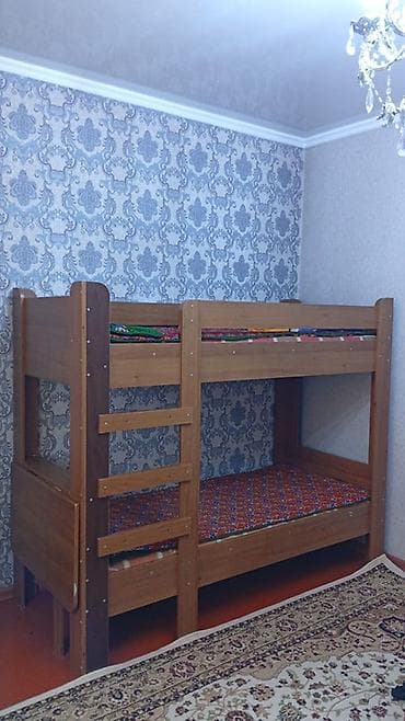 Упаковочные товары: Двухъярусная деревянная кровать классической конструкции. - Материал — 3