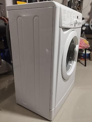 Стиральные машины: В продаже стиральная машина Indesit,на 5 кг.загрузки.Состояние — 3