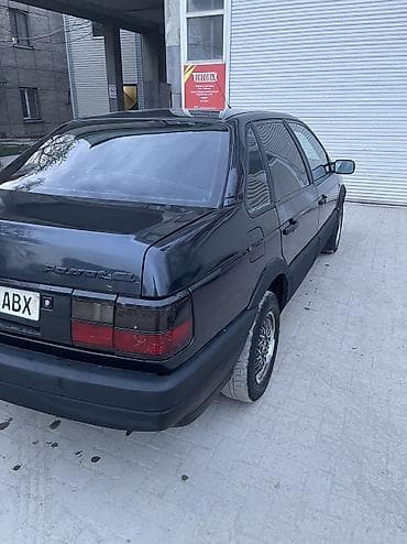 бир: Volkswagen Passat: 1992 г., 1.8 л, Кол менен иштөөчү, Бензин, Седан — 8
