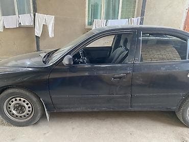 hunda: Hyundai Elantra: 2001 г., Механика, Бензин, Седан — 2