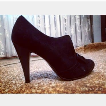 туфли беж цвет: Черные натуральные замшевые туфли, б/у, 1 раз одевала, 37 размер — 3