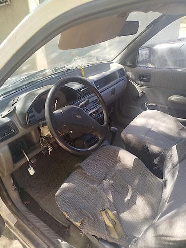 нужна женщина: Ford Fiesta: 1990 г., Ручные, Дизель, Хэтчбэк — 3