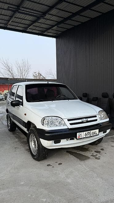 нива нива: Chevrolet Niva: 2009 г., 1.7 л, Механика, Бензин, Внедорожник — 2