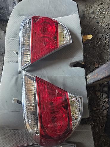 Автозапчасти: Комплект стоп-сигналов Toyota 2005 г., Б/у, Оригинал, Япония — 2