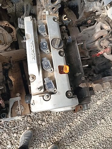 Двигатель Honda, бензиновый, рядный 4‑цилиндровый с алюминиевой