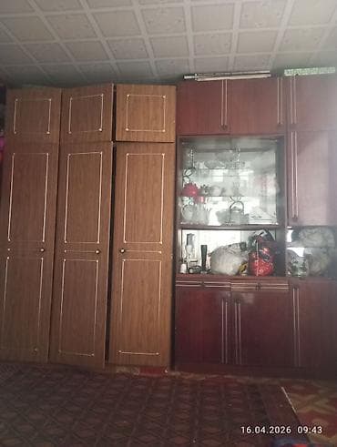 деревянный уголок: Стенка-шкаф, Тип стенки-шкафа: Модульная, Для зала, Особенности: Для хранения посуды — 1