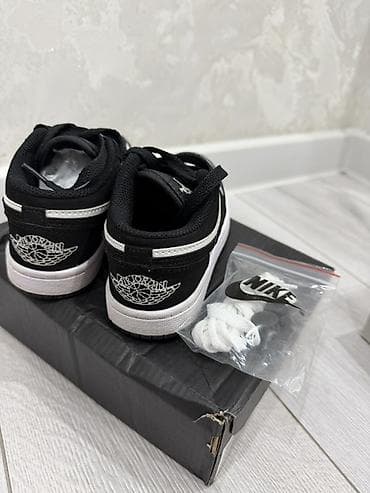 Детская обувь: Детские кроссовки Air Jordan 1 Low (PS) Оригинал - Цвет — 2