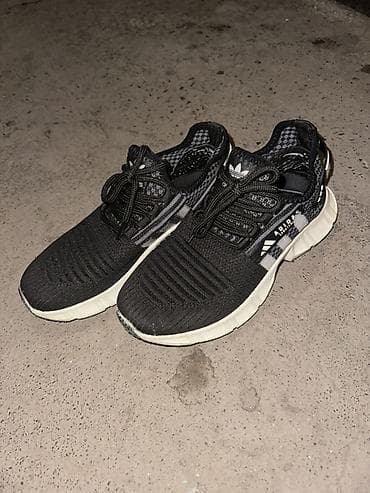 мужские: Кроссовки спортивные Adidas Покупала за 3000 сом 2 раза одевала — 1