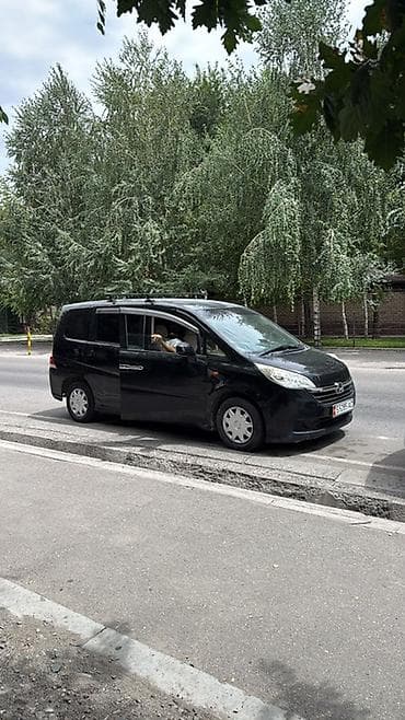 панель на cefiro: Honda Stepwgn: 2005 г., 2 л, Автомат, Бензин, Минивэн — 1
