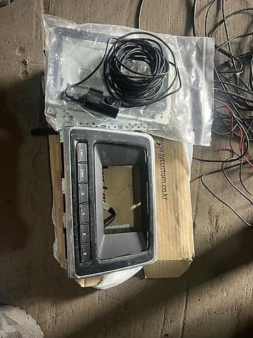 logitech c525: Переходная рамка и панель управления мультимедийной системы для — 1