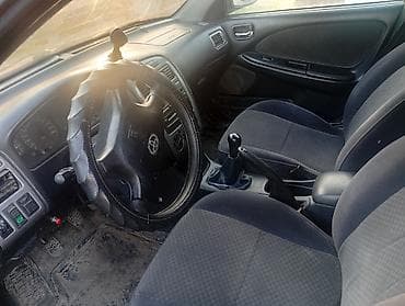 mark 2 110: Toyota Avensis: 2001 г., Автомат, Бензин, Седан — 6