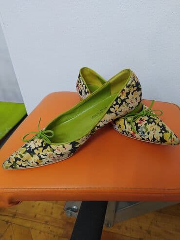 фирменная обувь из италии: Шикарные атласные,летние туфли, производство Италия, внутри всё чистая — 1