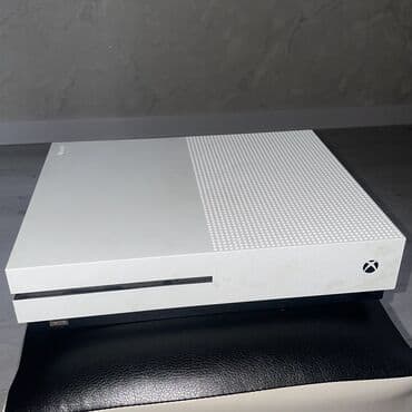 игравой комп: С Р О Ч Н О ! ! ! XBOX ONE S 1TB с дисководом В комплекте 2 — 1