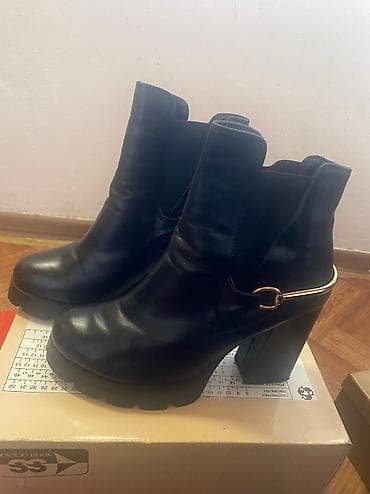 Ботинки очень удобные на высоком каблуке хорошего качество нарядные at lalafo.kg Ботинки очень удобные на высоком каблуке хорошего качество нарядные