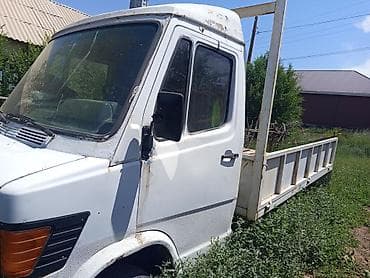 bud e9: Грузовик, Mercedes-Benz, Стандарт, 4 т, Б/у — 2