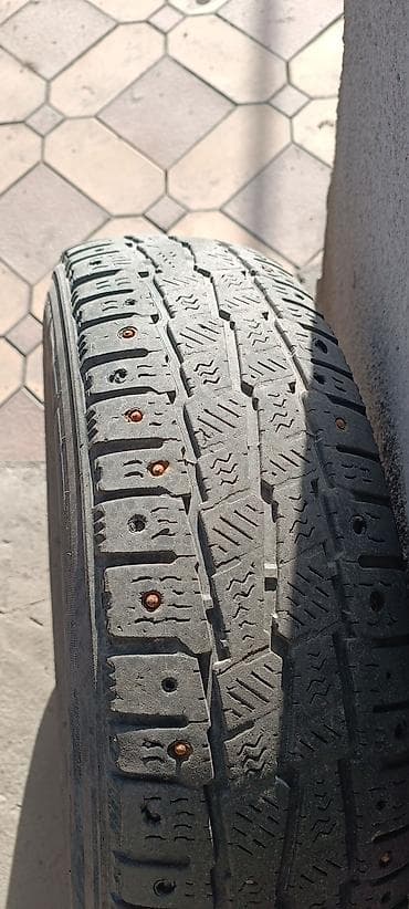 maxxis 980: Шины на портер185r14c 102/100r Покрышка с диском 6000 сом почти — 2