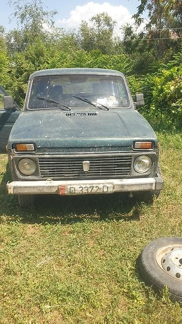чехии: ВАЗ (ЛАДА) 4x4 Нива: 1998 г., Механика, Внедорожник — 1