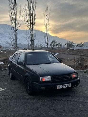 kirgiz auto: Volkswagen Vento: 1993 г., 1.8 л, Механика, Бензин, Седан — 2