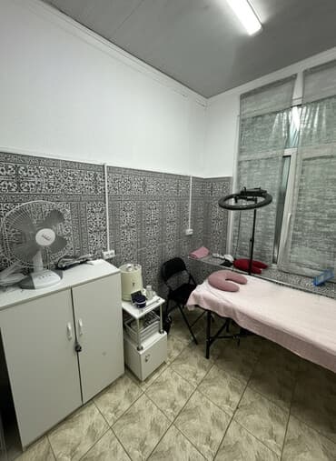 сдаю швейный цех с оборудованием: Ижарага берем Салондогу кабинет, 12 м², Каш чебери үчүн, Визажист үчүн, Лешмейкер үчүн — 2