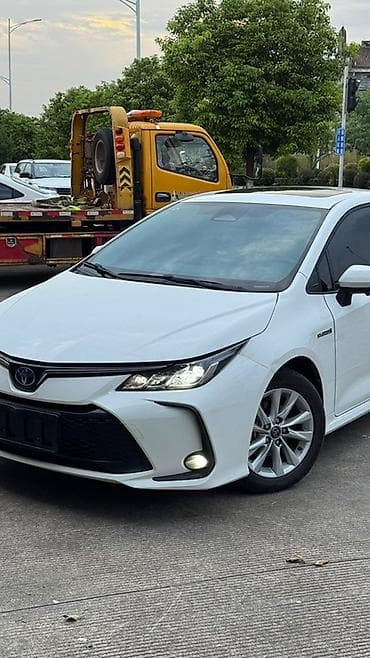 corolla 2004: Toyota Corolla: 2023 г., 1.8 л, Гибрид, Седан — 2