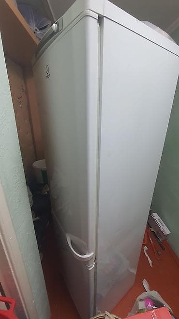 кухный плита: Холодильник Indesit, Б/у, Двухкамерный, 60 * 190 * — 1