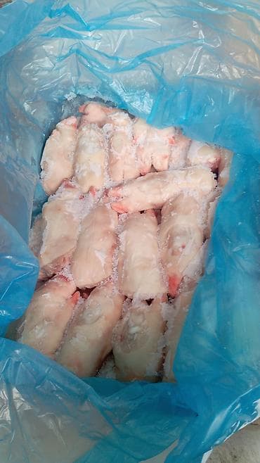 сало капченое: Замороженные свиные ножки - Продукт: свиные ножки, обработанные и — 1