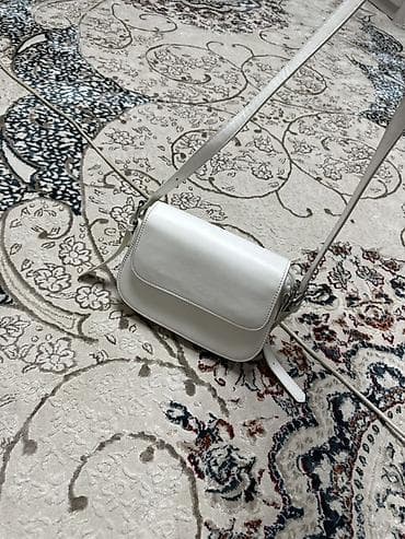 рюкзак из кожи: Белая женская сумка через плечо (кроссбоди) - Материал: гладкая — 3