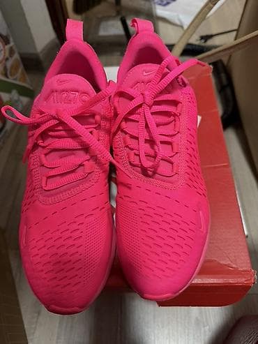 кожанные кроссовки: Кроссовки Nike Air Max 270, цвет Hyper Pink (ярко‑розовый). Состояние — 3