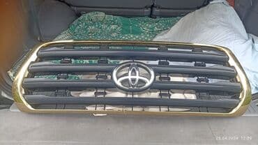 Решетка радиатора Toyota