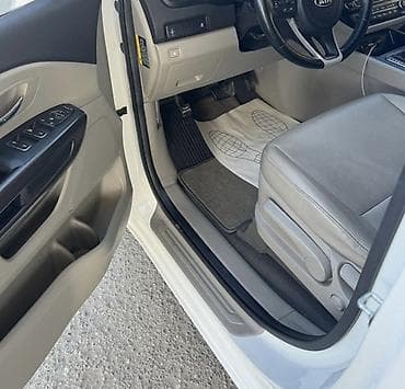 карниваль: Kia Carnival: 2019 г., 2.2 л, Автомат, Дизель, Минивэн — 3