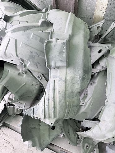 бетонный лотки: Подкрылок Комплект Toyota, Б/у — 3