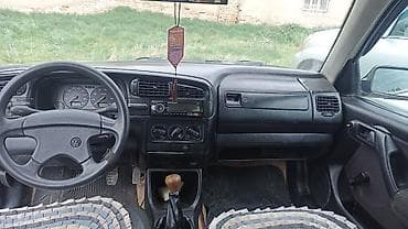 на вента: Volkswagen Vento: 1994 г., Ручные, Седан — 2