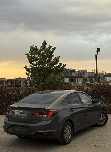 byd e9: Hyundai Elantra: 2018 г., 1.6 л, Автомат, Бензин, Седан — 4