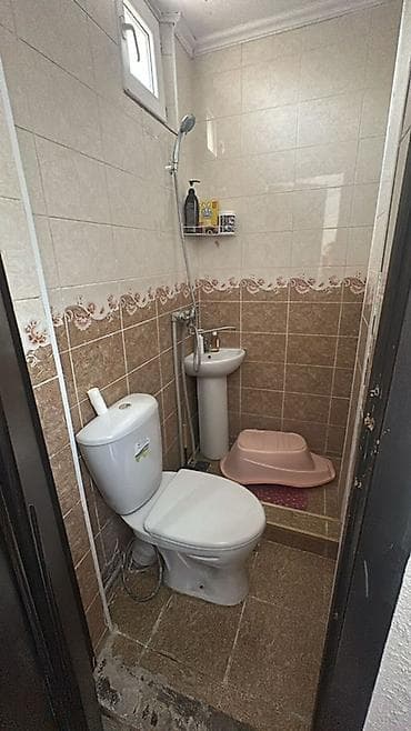средний низкий: 1 комната, 42 м², 106 серия улучшенная, Цокольный этаж этаж, Косметический ремонт — 7