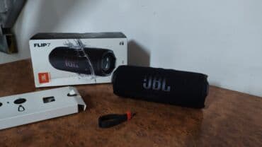 очень нужны: Продаю колонку Jbl. Flip 7 Почти новая пользовались 1 неделю Срочно — 4